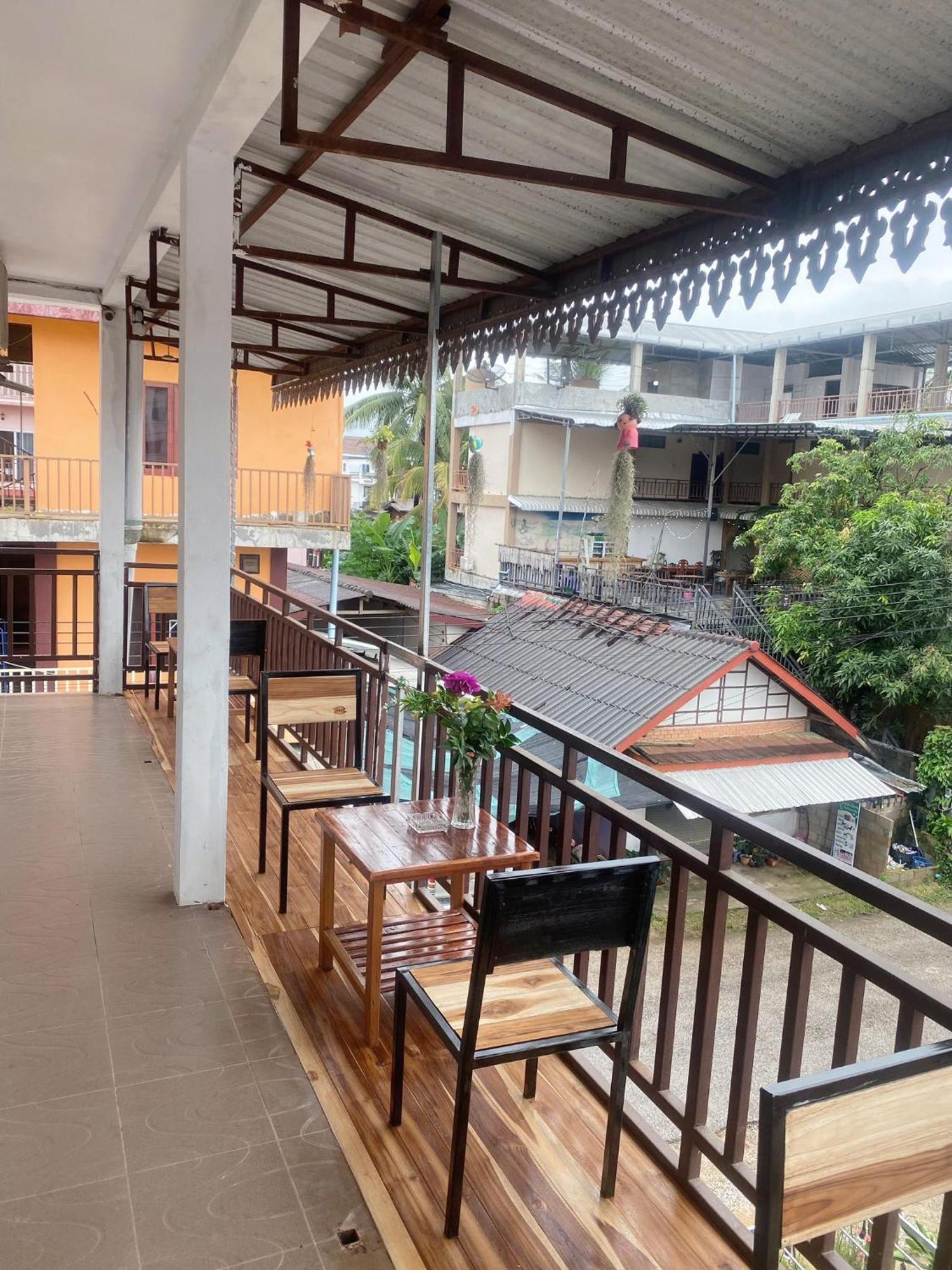 Vang Vieng Victory Hostel Buitenkant foto