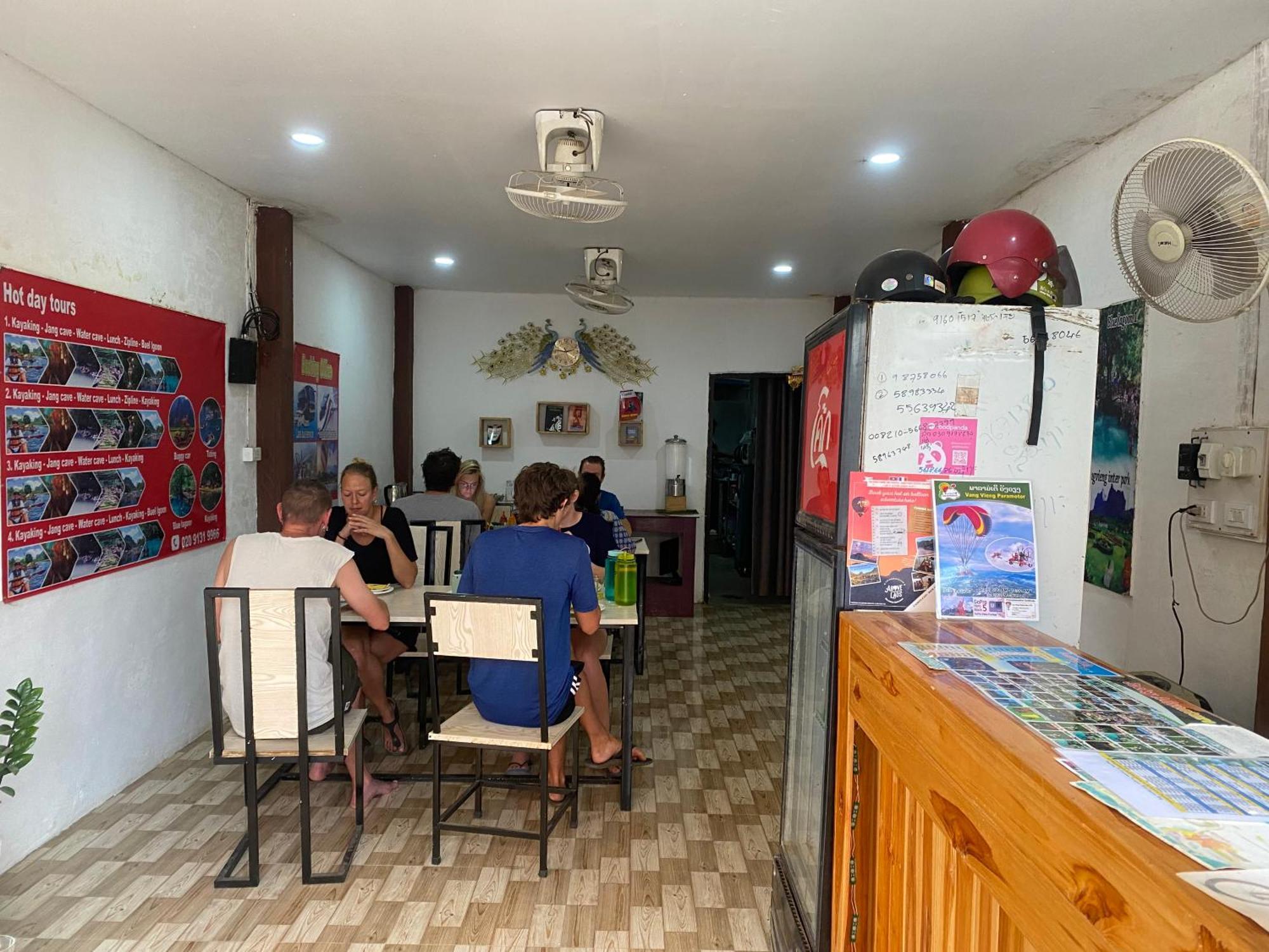 Vang Vieng Victory Hostel Buitenkant foto