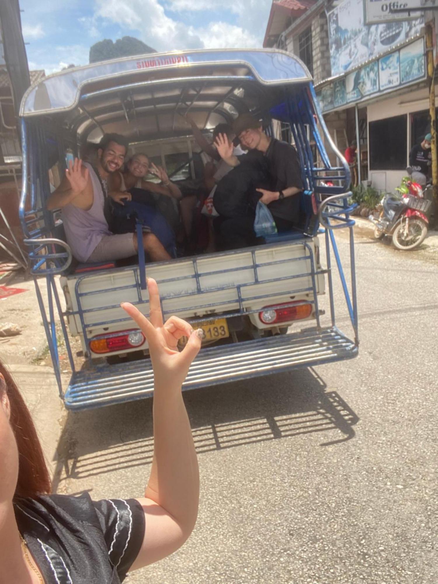Vang Vieng Victory Hostel Buitenkant foto